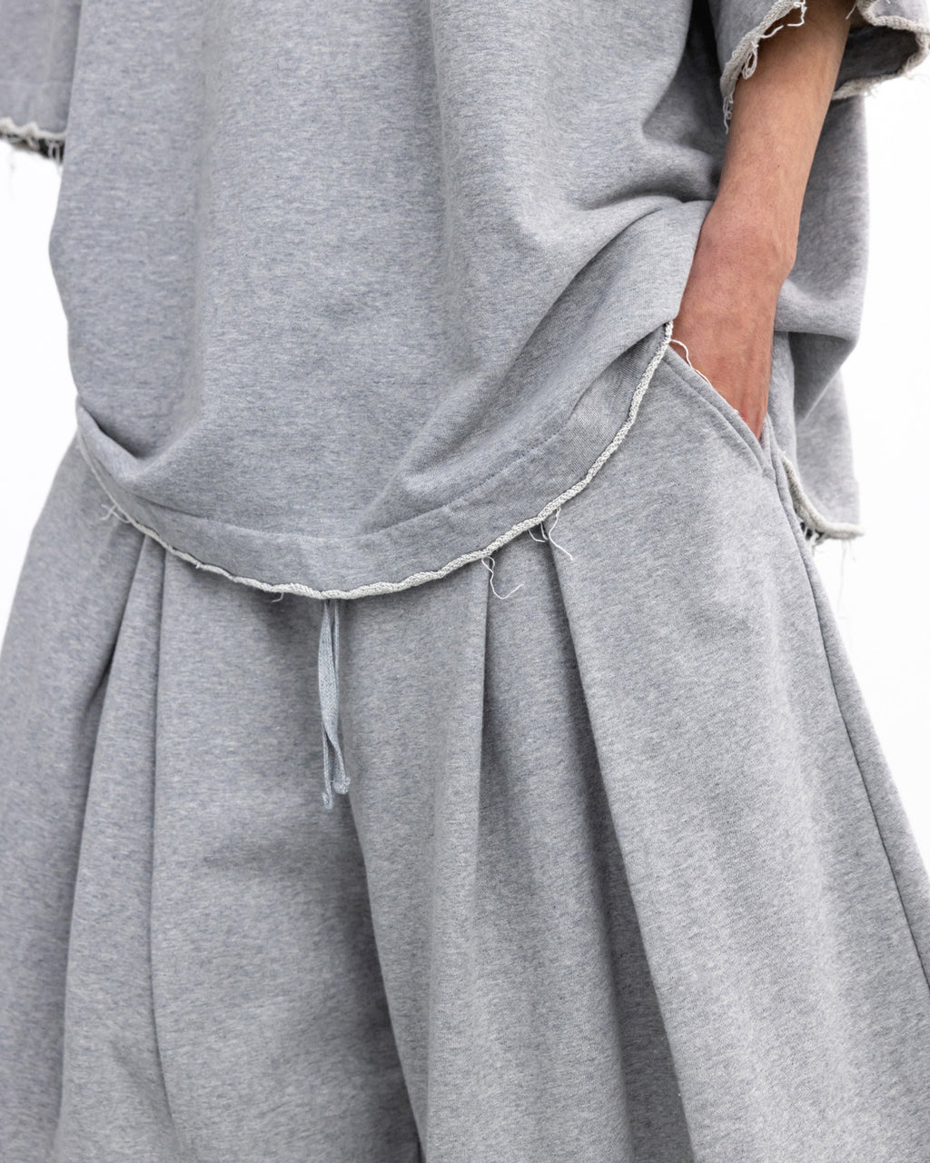 ANGLAN Valley Tuck Half Pants - Melange grey