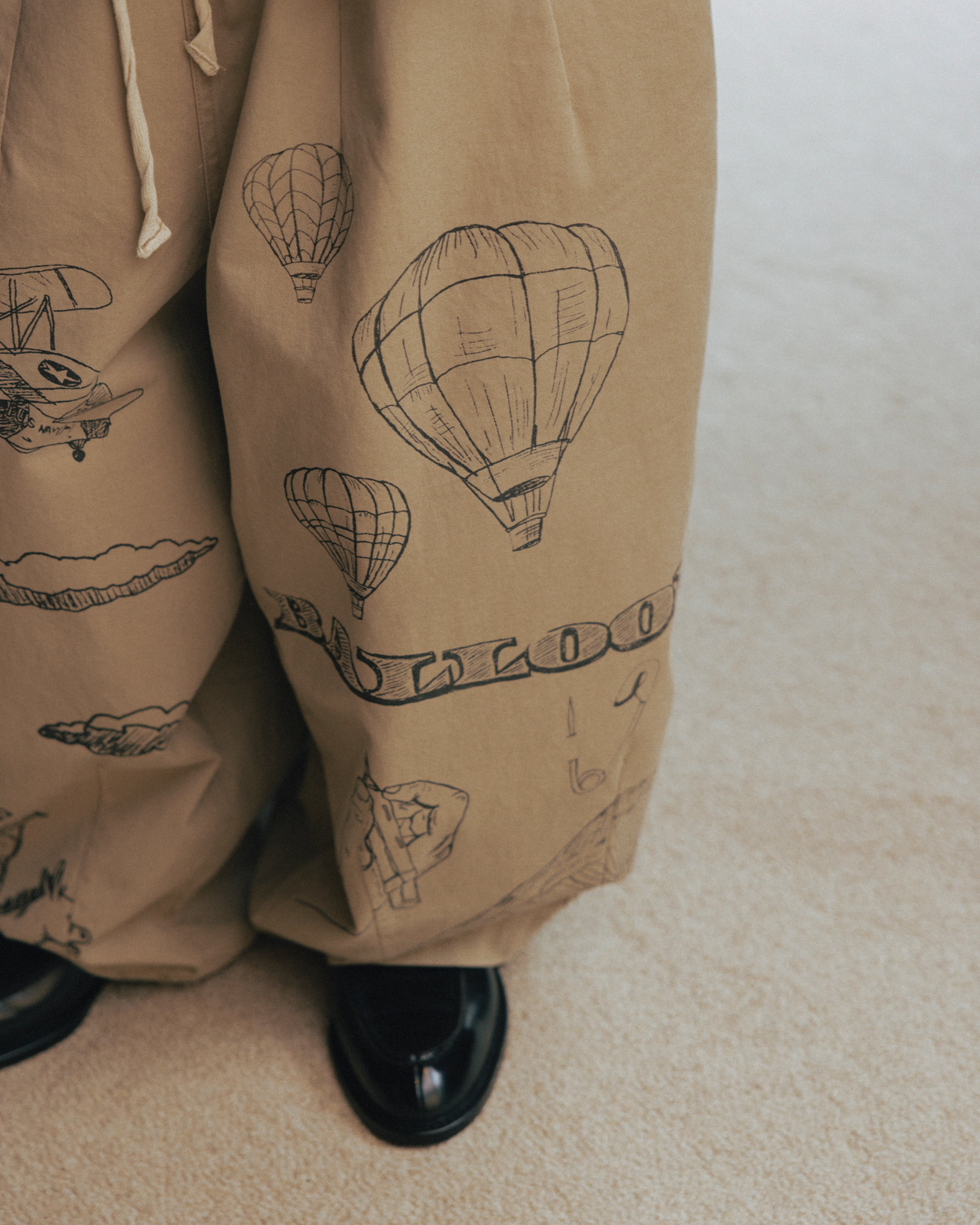 Anglan Painting Balloon Chino Pants - Beige