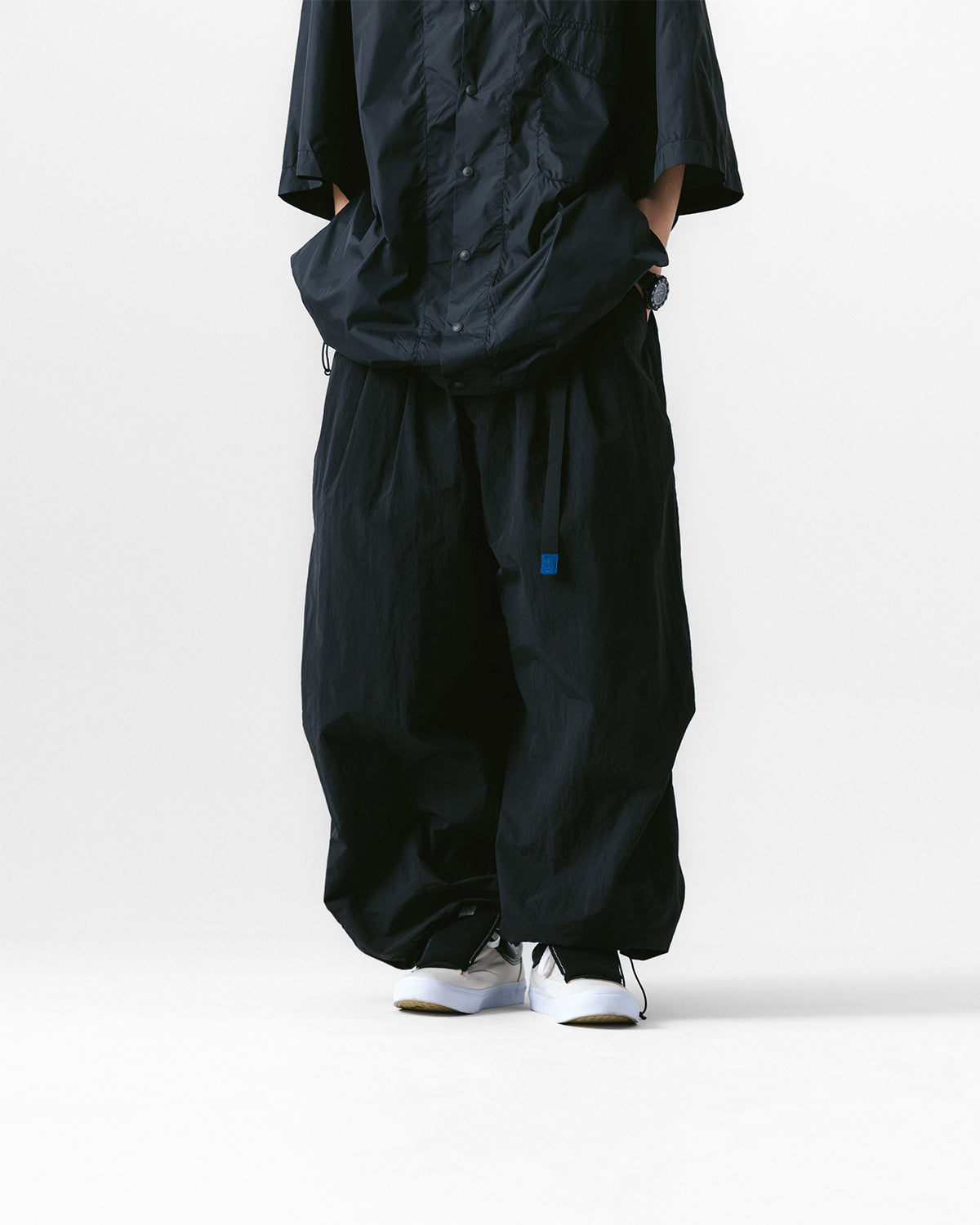 Anglan Nylon Tuck Belt String Balloon Pants - Black