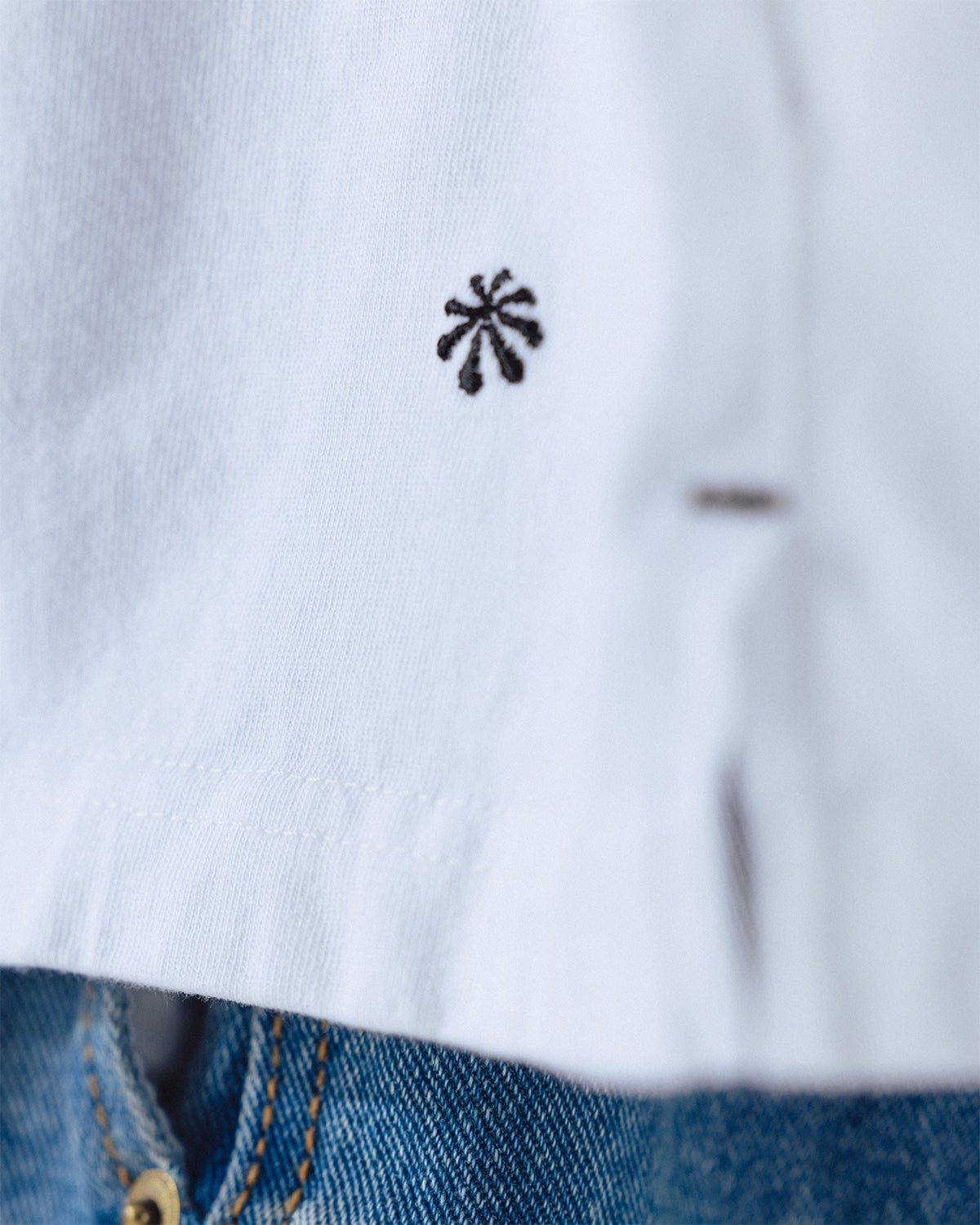 Anglan Layered Essential Label Half Tee – White