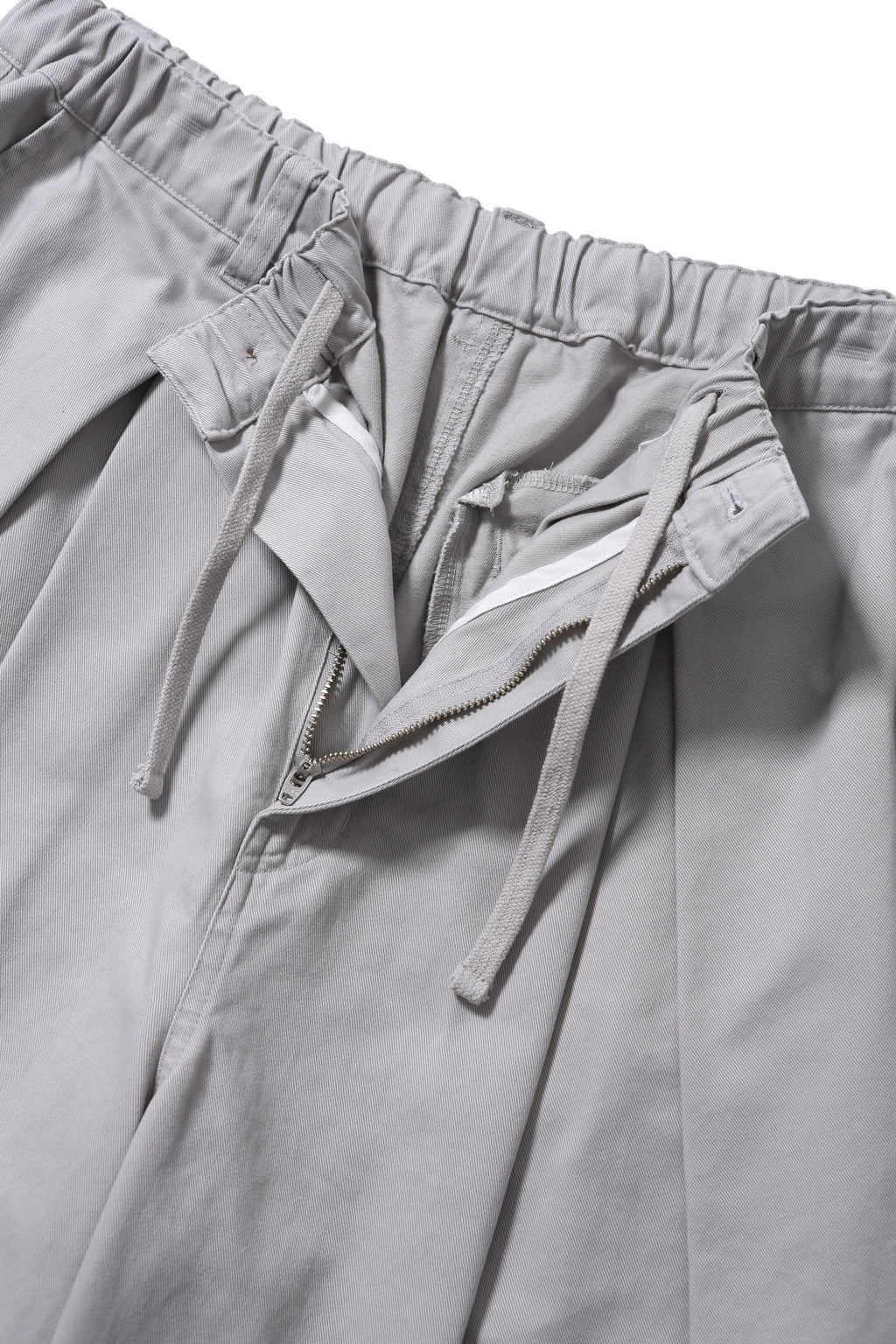 ANGLAN Cross Pleated Chino Shorts – Light Grey