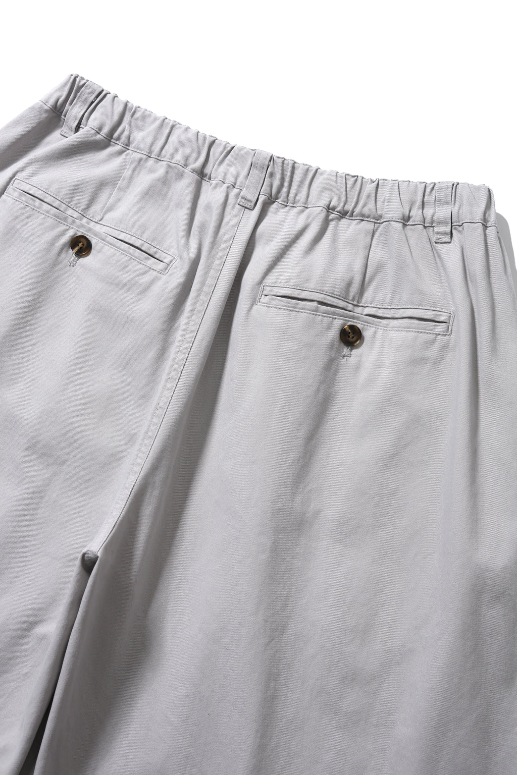 ANGLAN Cross Pleated Chino Shorts – Light Grey
