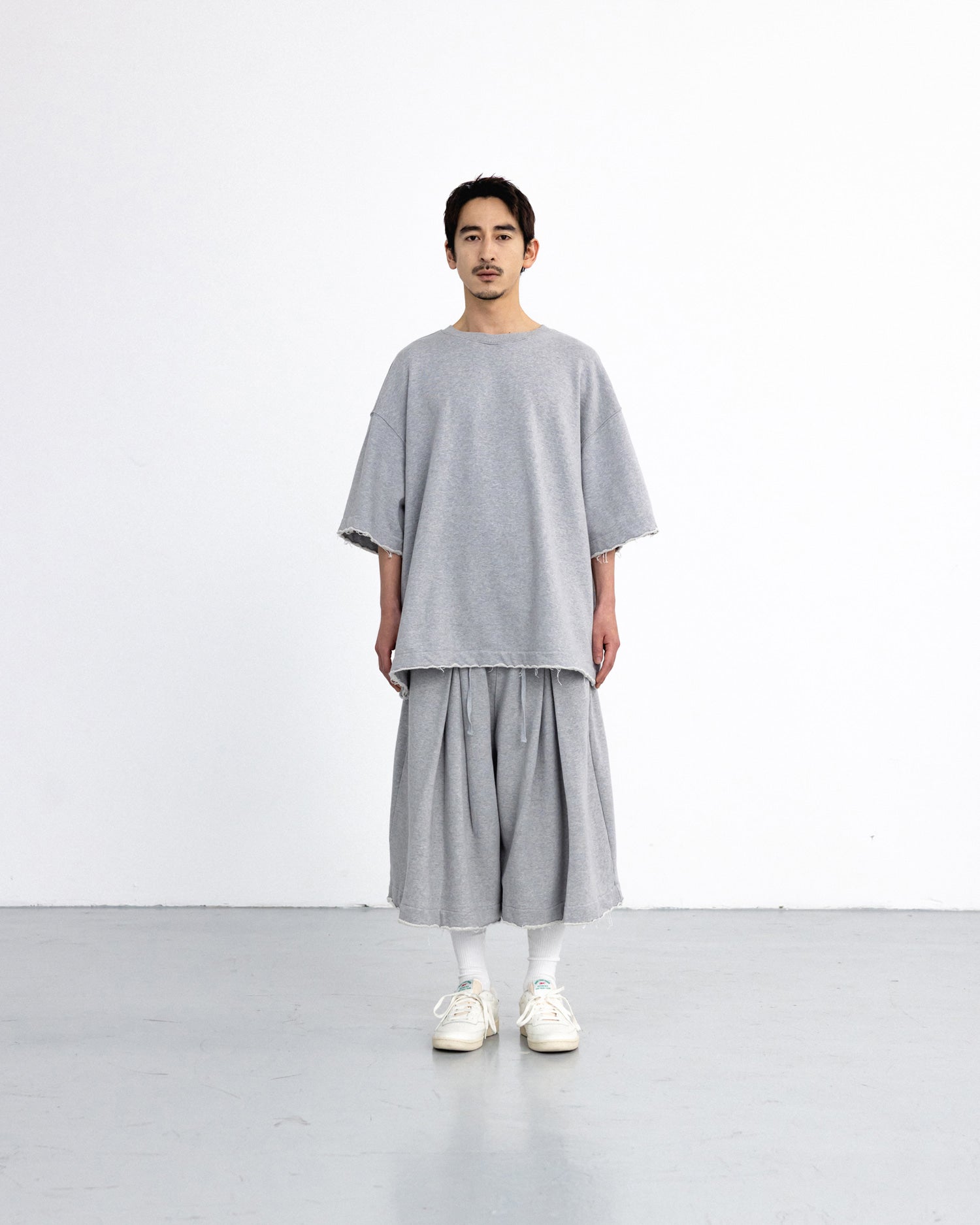 ANGLAN Valley Tuck Half Pants - Melange grey