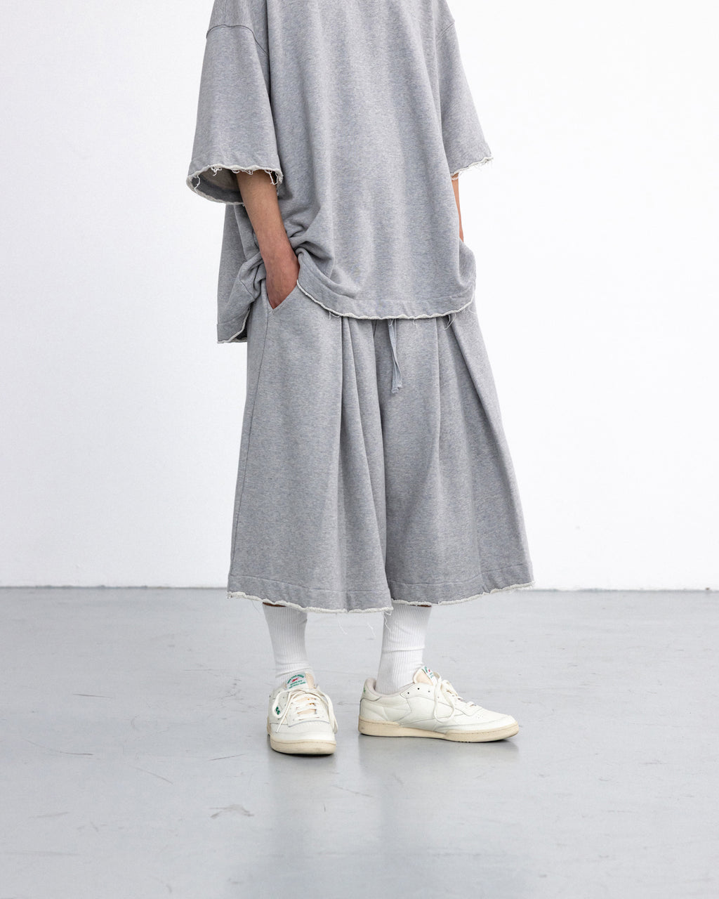 ANGLAN Valley Tuck Half Pants - Melange grey